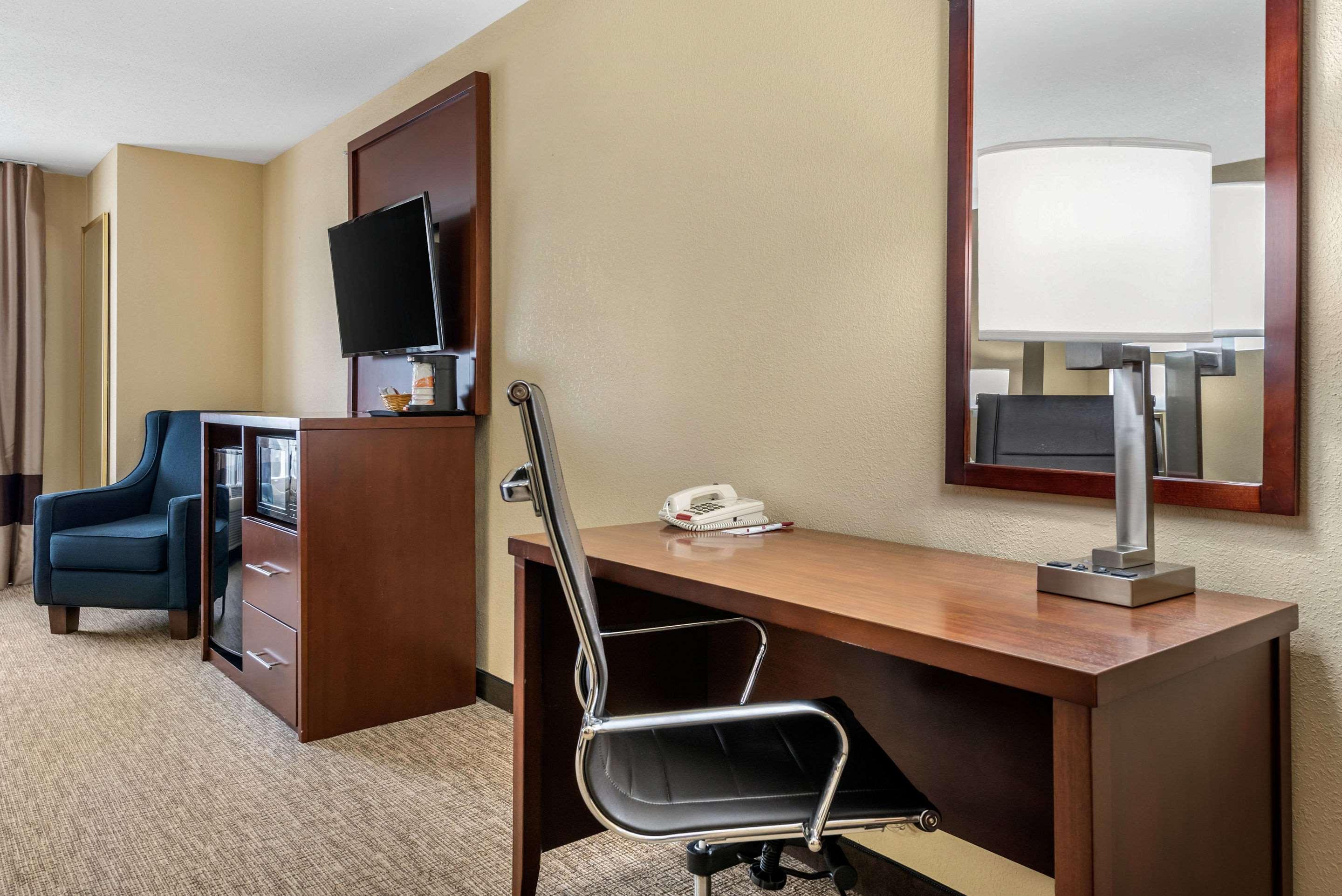 Comfort Suites Dayton-Wright Patterson Eksteriør bilde