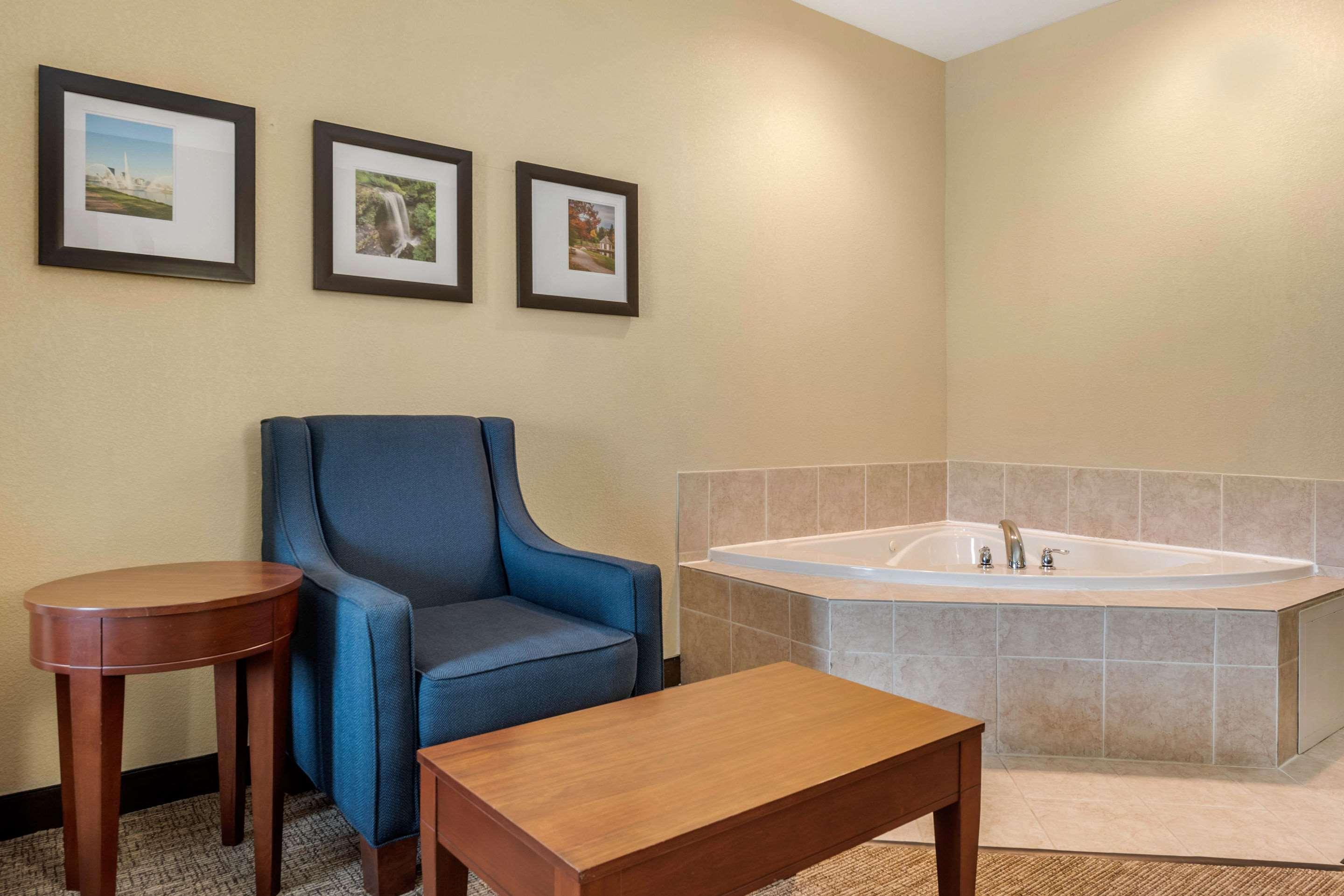 Comfort Suites Dayton-Wright Patterson Eksteriør bilde